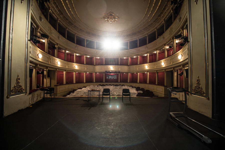 Pogled z odra na sedi&scaron;ča